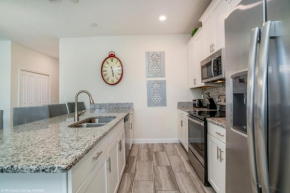 Stunning Lakeview Townhome w Private Pool